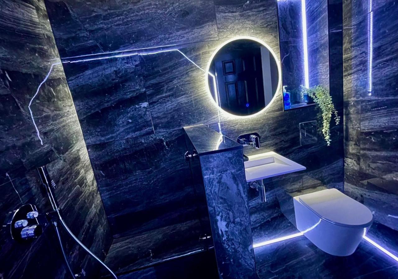 Royal Mile Apartment 2Bedroom เอดินบะระ ภายนอก รูปภาพ